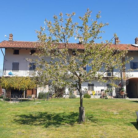 La Tana Dei Corgi Bed & Breakfast Moncrivello Bagian luar foto