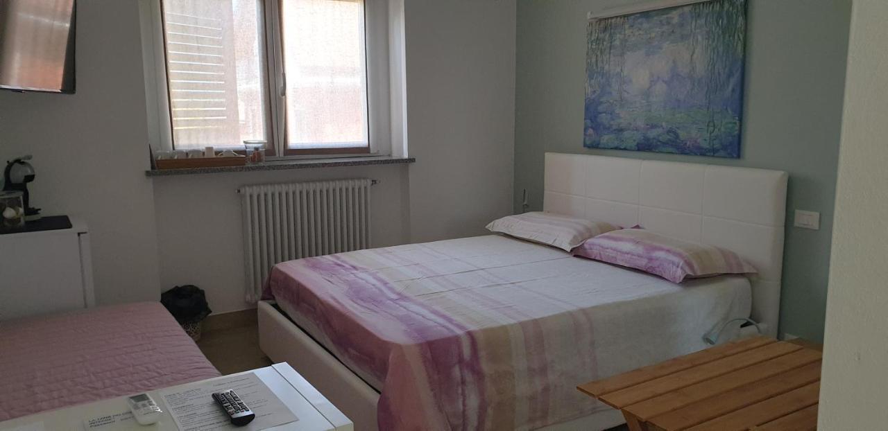 La Tana Dei Corgi Bed & Breakfast Moncrivello Bagian luar foto