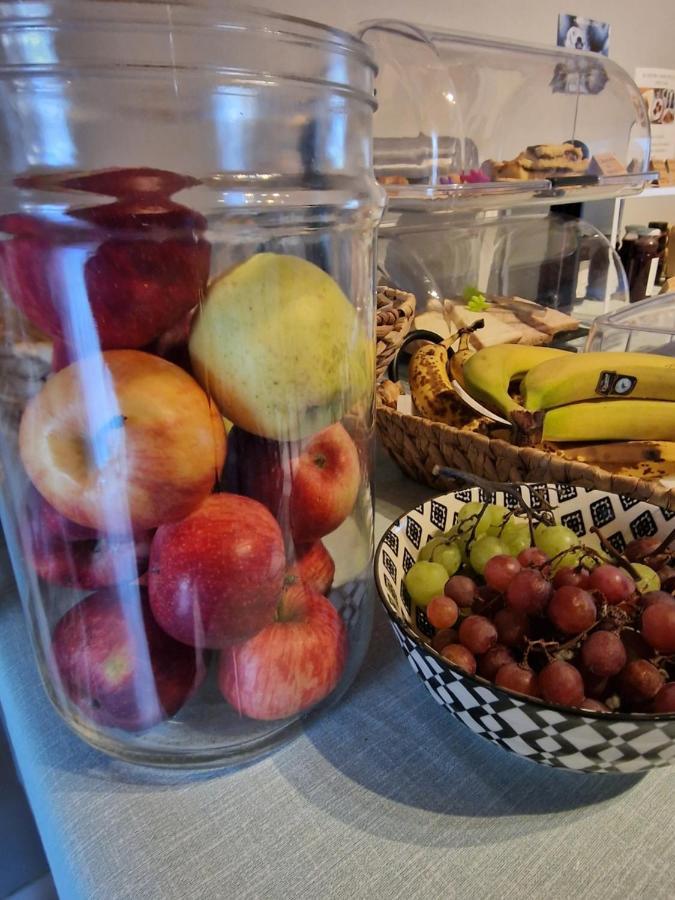 La Tana Dei Corgi Bed & Breakfast Moncrivello Bagian luar foto