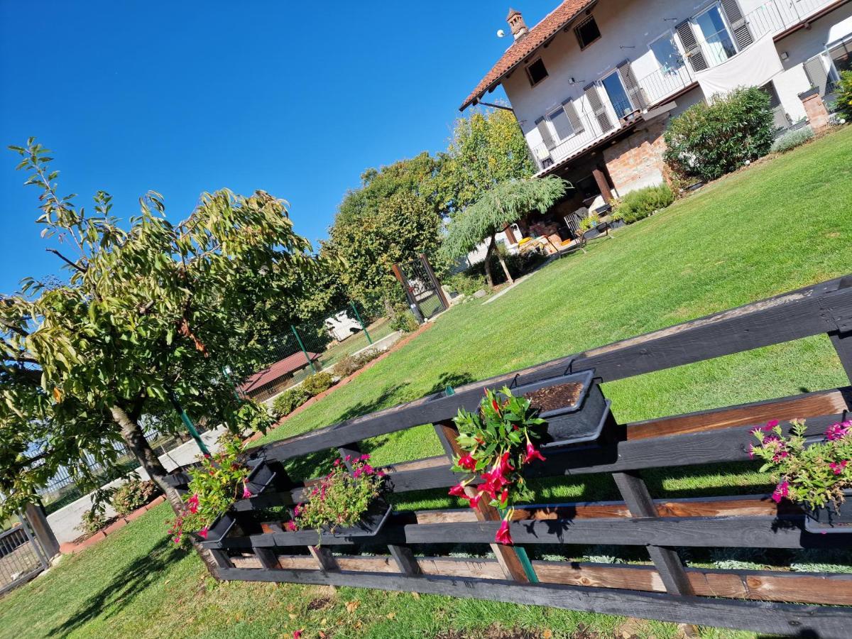 La Tana Dei Corgi Bed & Breakfast Moncrivello Bagian luar foto