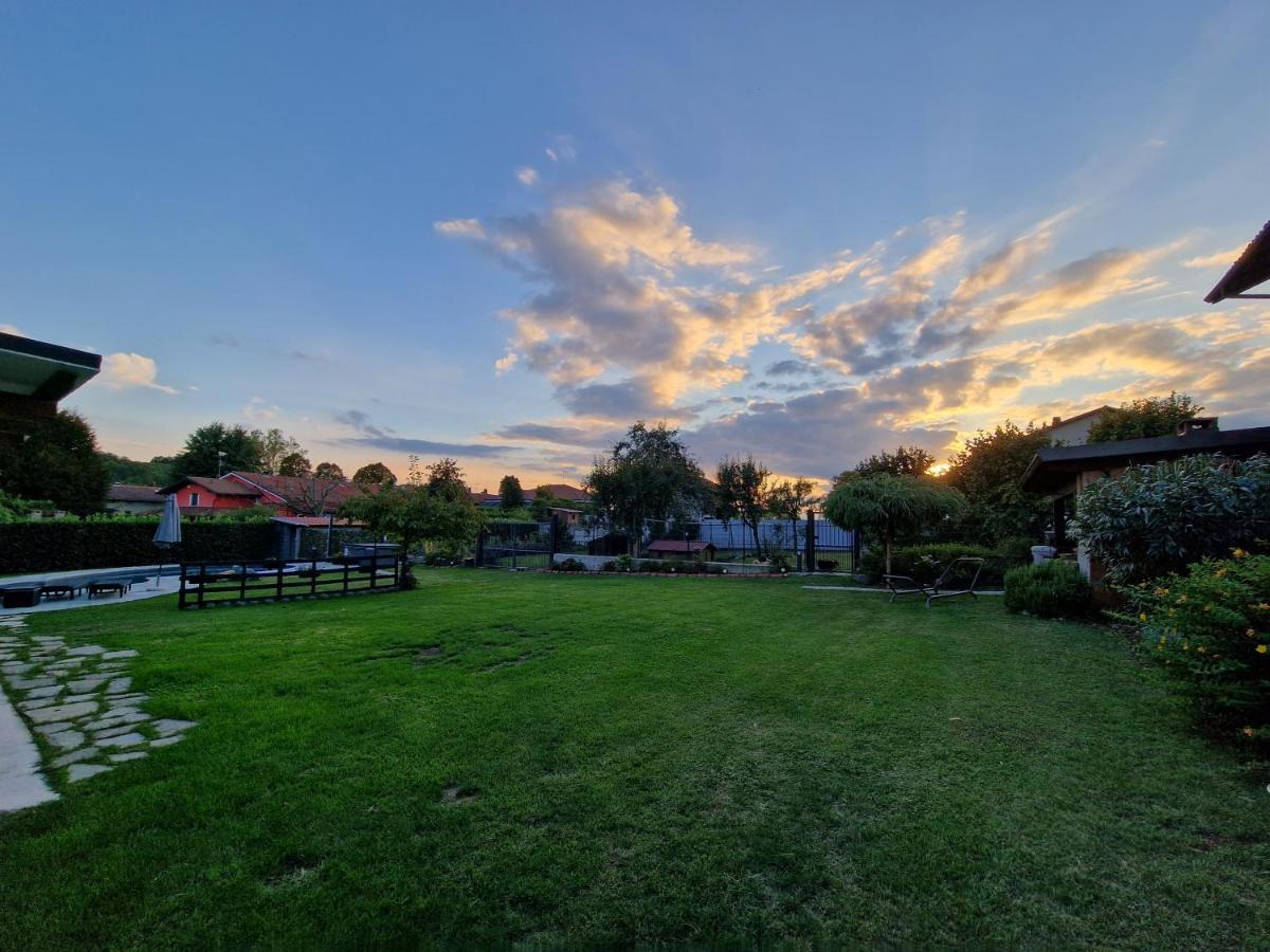 La Tana Dei Corgi Bed & Breakfast Moncrivello Bagian luar foto