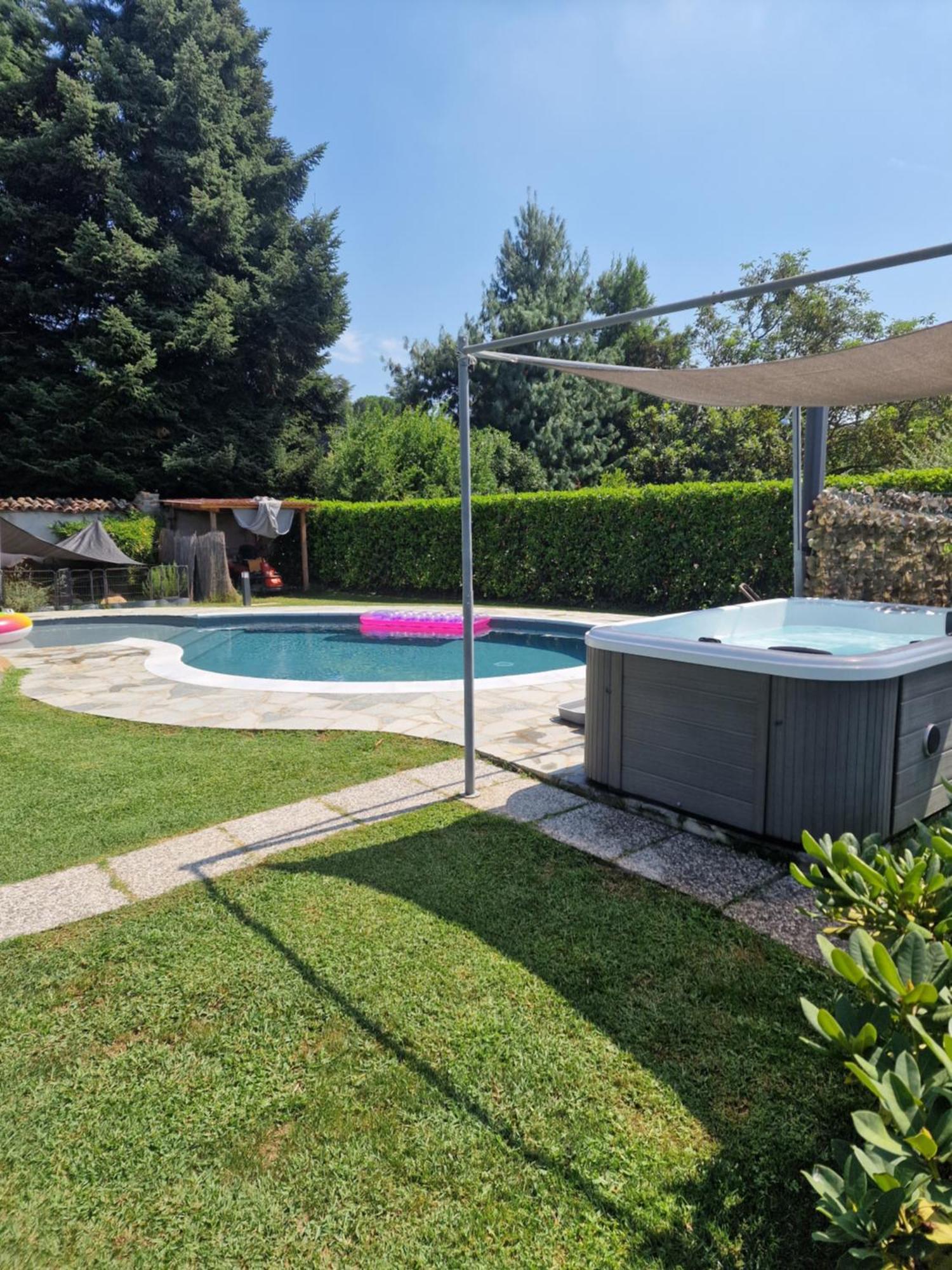 La Tana Dei Corgi Bed & Breakfast Moncrivello Bagian luar foto