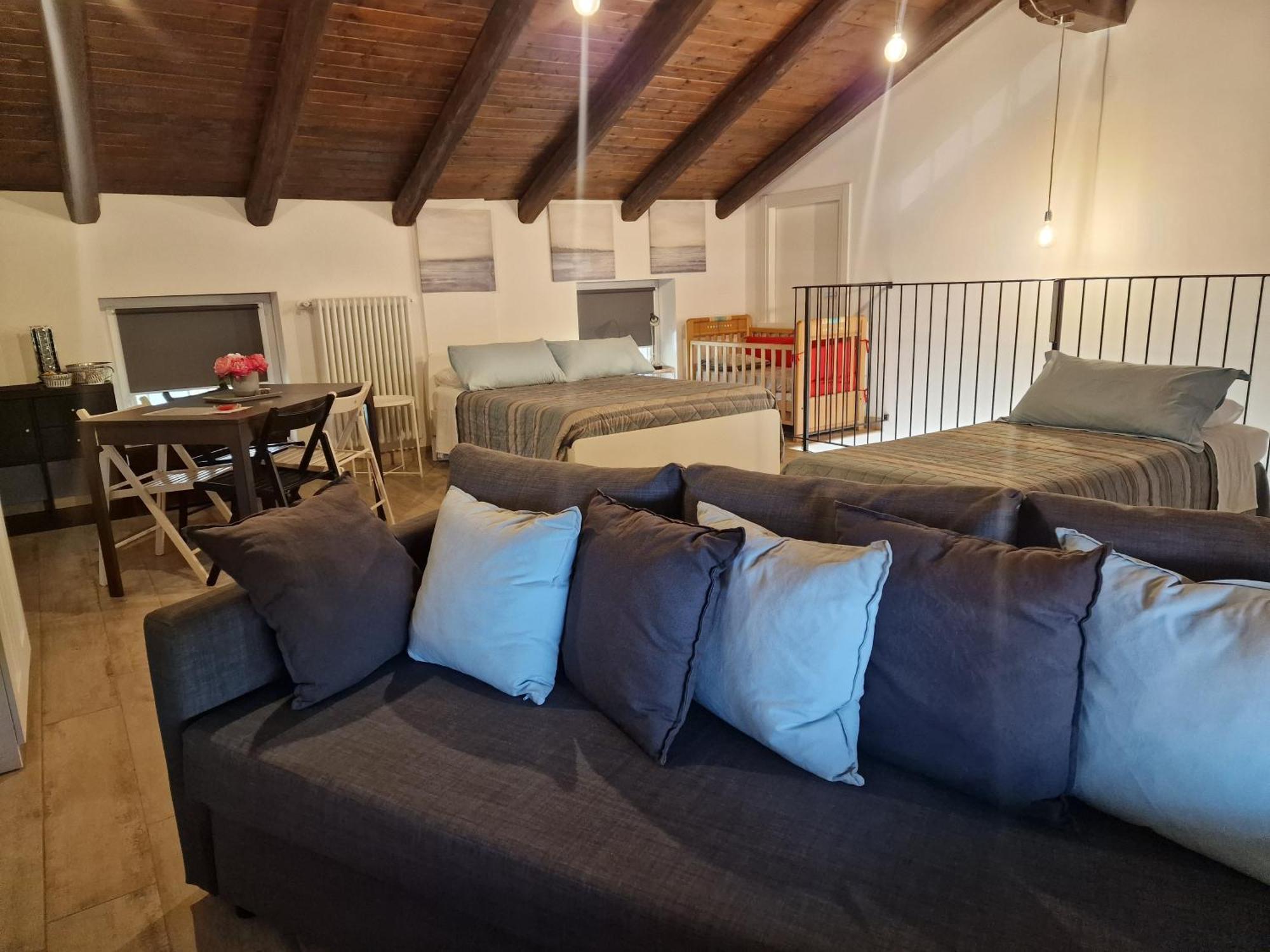 La Tana Dei Corgi Bed & Breakfast Moncrivello Bagian luar foto