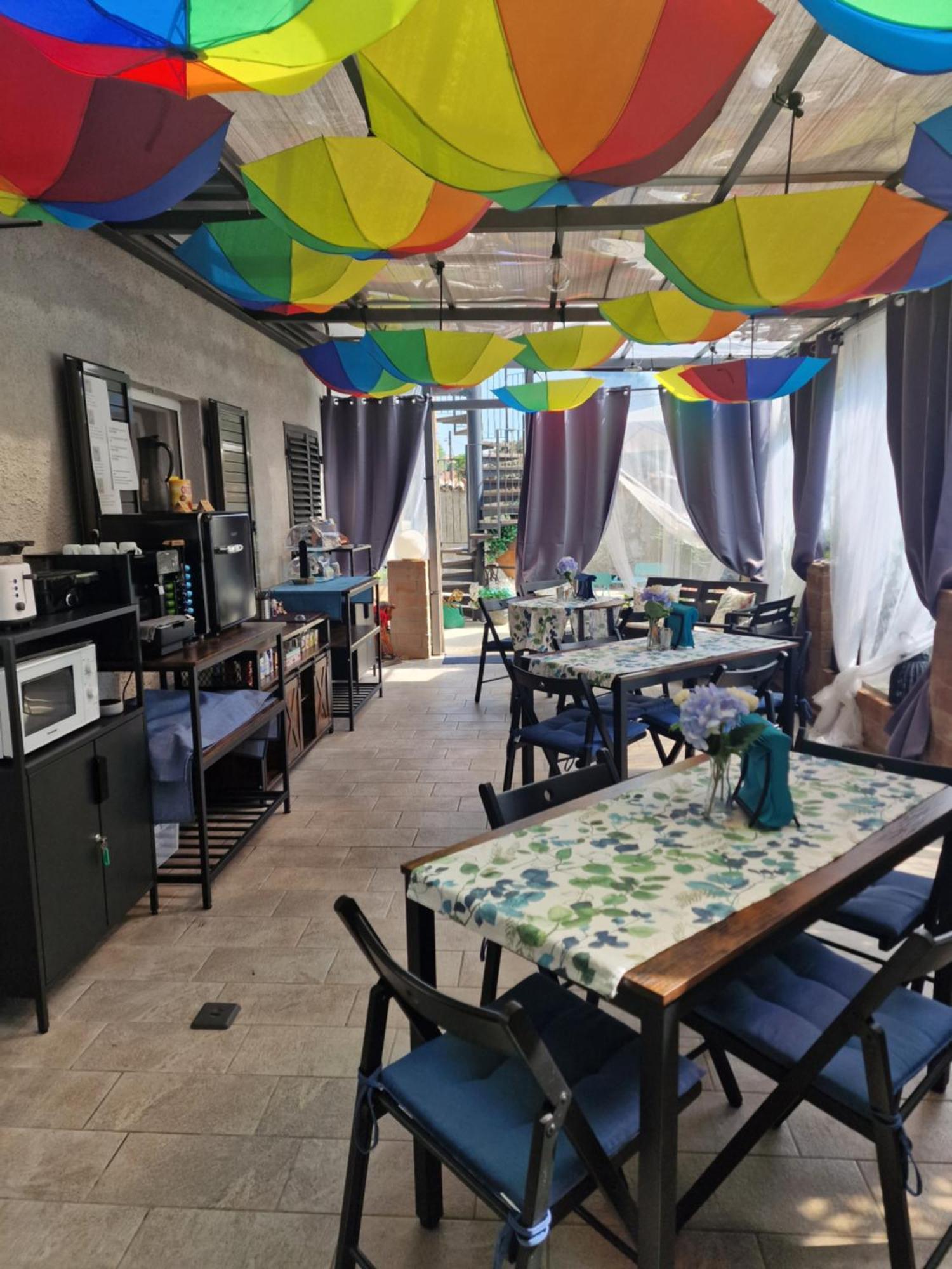 La Tana Dei Corgi Bed & Breakfast Moncrivello Bagian luar foto